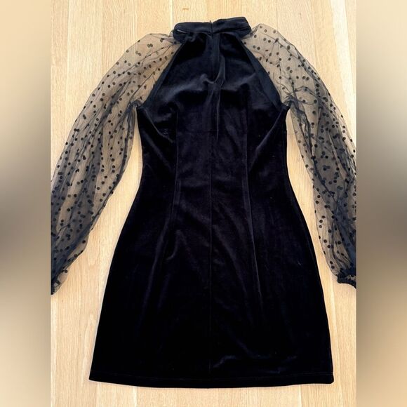 Forever 21 Black Velvet Dress - Picture 6 of 6